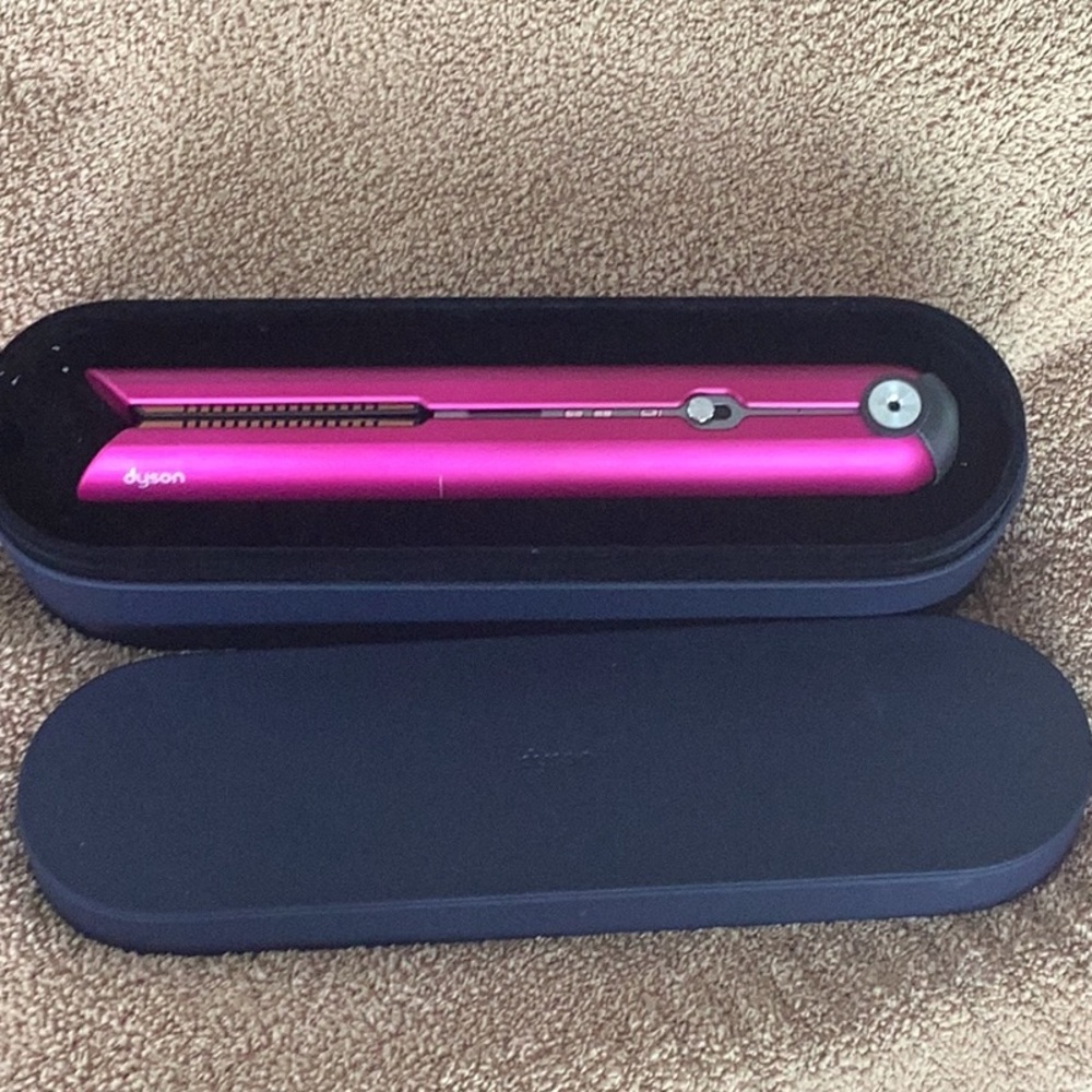 Dyson Pink Hair Straightener